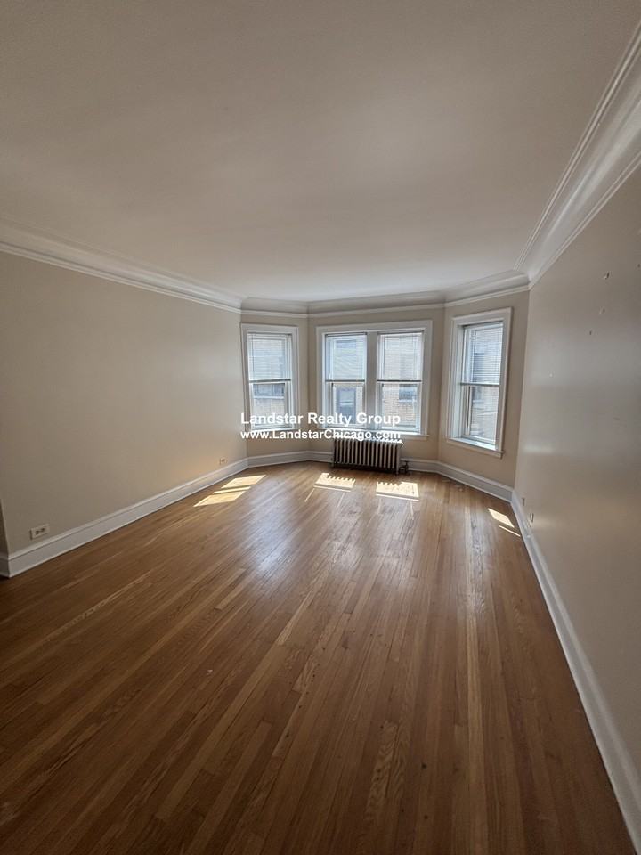 1916 W Morse Ave #2N - Photo 2 of 15