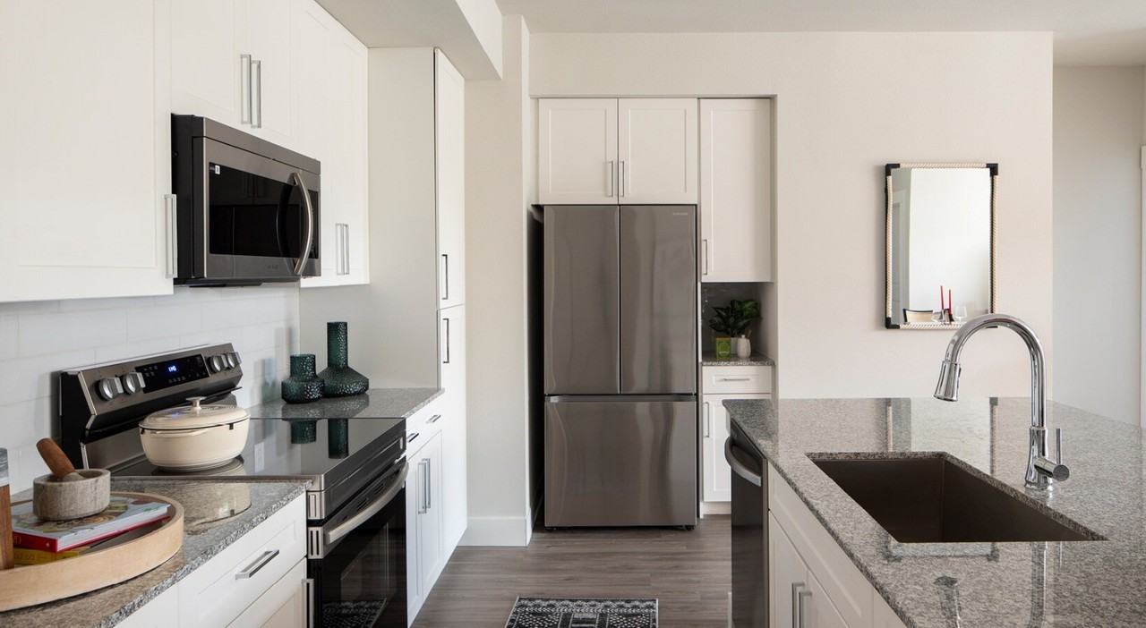 2000 N St Charles St North St Charles St. #BE2 - Photo 2 of 17