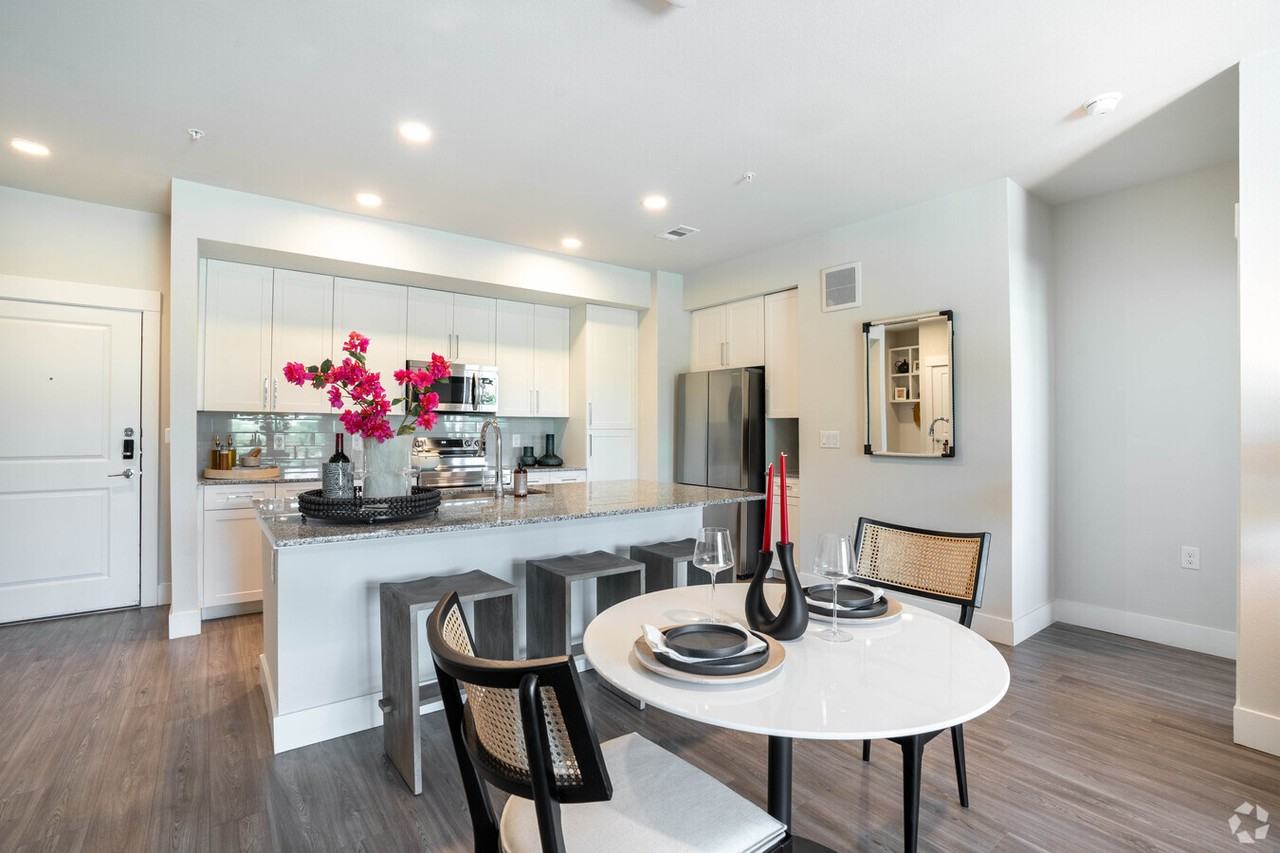 2000 N St Charles St North St Charles St. #BE2 - Photo 5 of 17