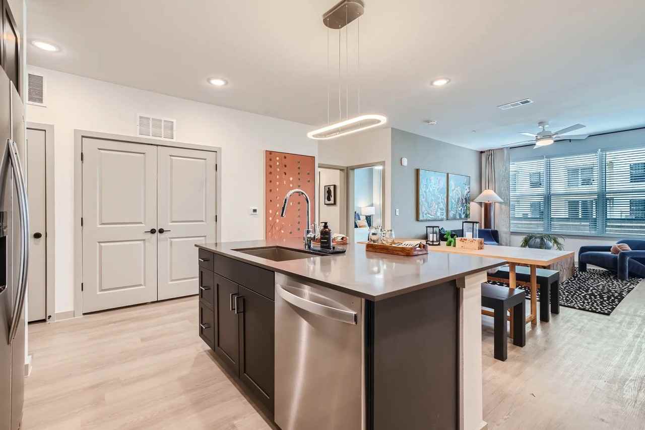 91 Jensen Dr - Photo 3 of 10