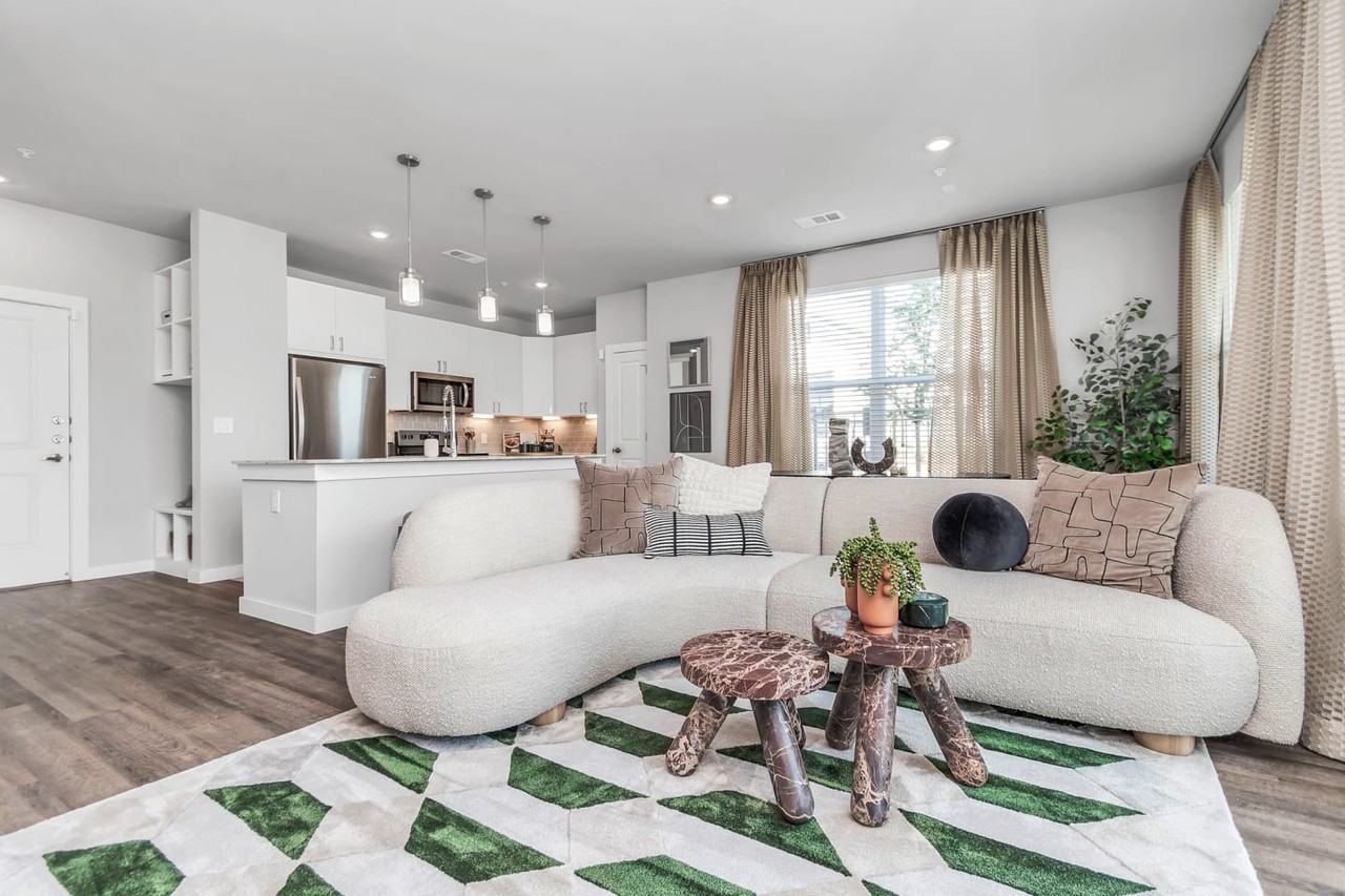 275 Pine Terrace Dr - Photo 4 of 14