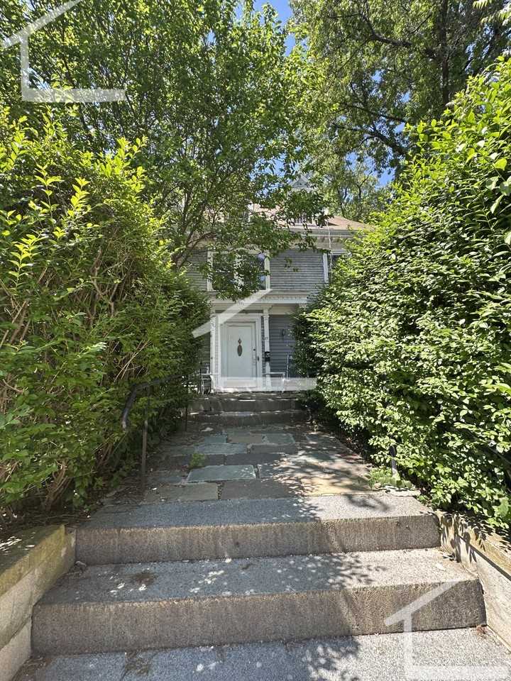 27 Orkney Rd #2 - Photo 3 of 31