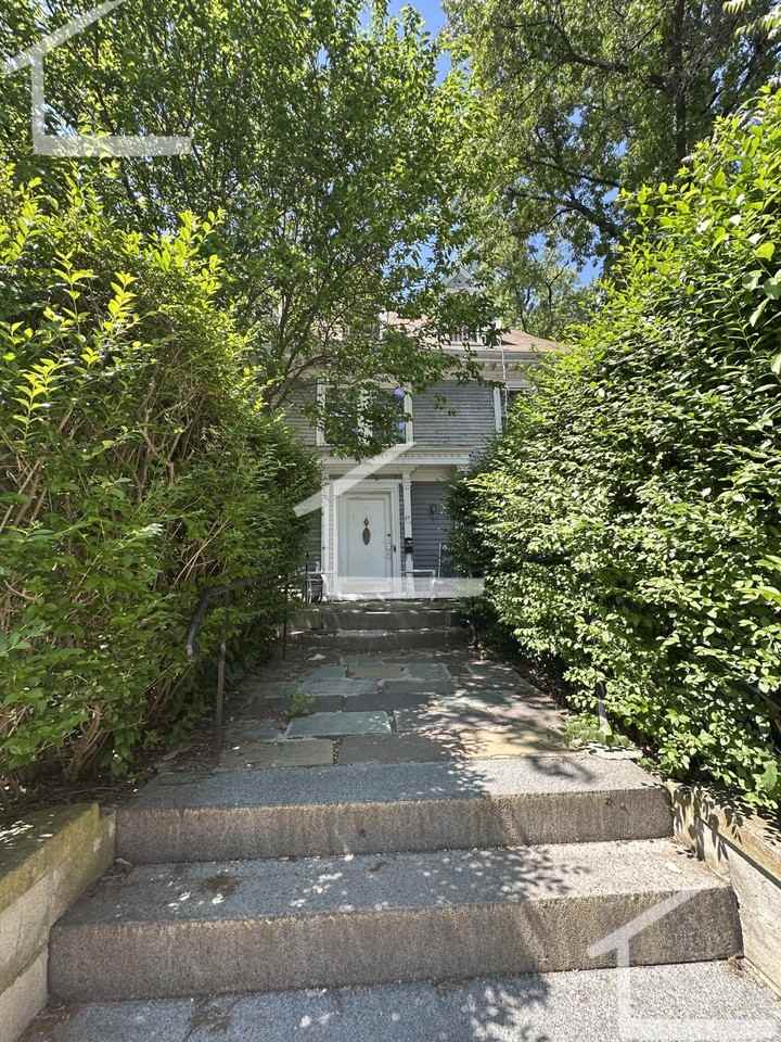 27 Orkney Rd #2 - Photo 4 of 31