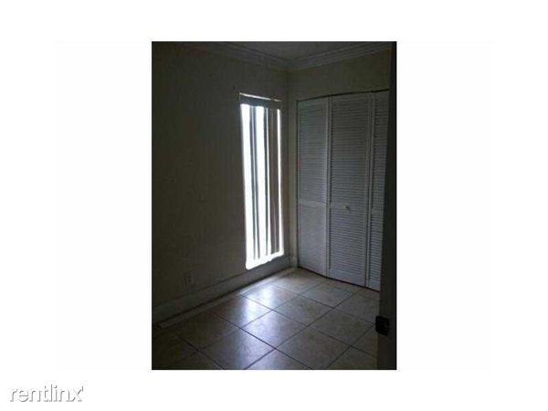 Arbor Keys Condo - Photo 3 of 6