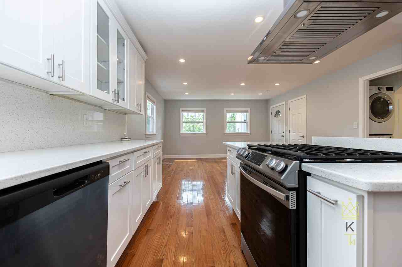 1495 Hyde Park Ave #1 - Photo 4 of 37