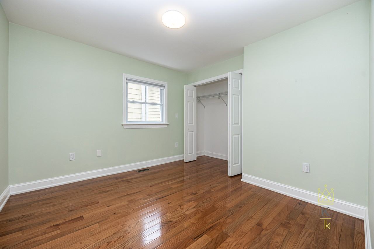 1495 Hyde Park Ave #1 - Photo 6 of 37