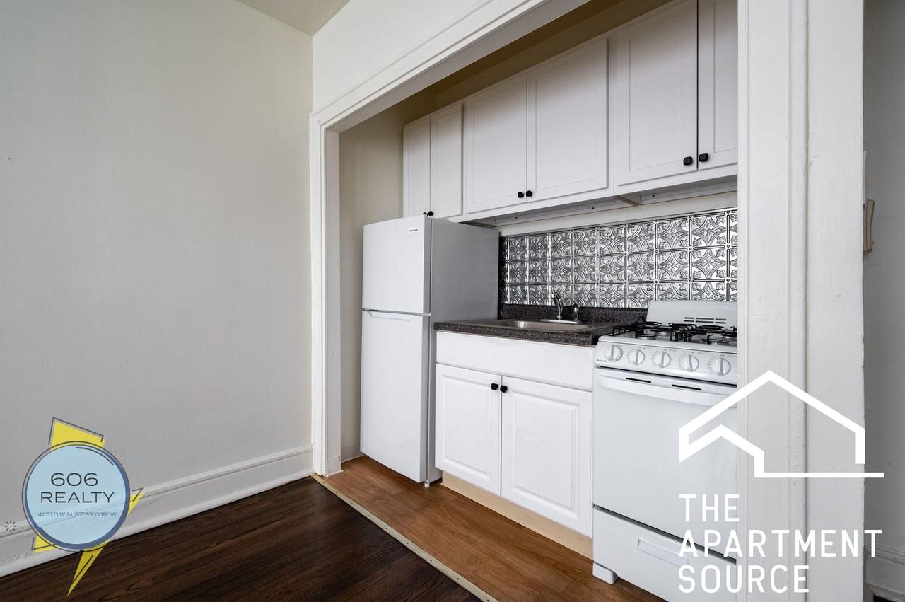 4901 N Christiana Ave #14 - Photo 2 of 11