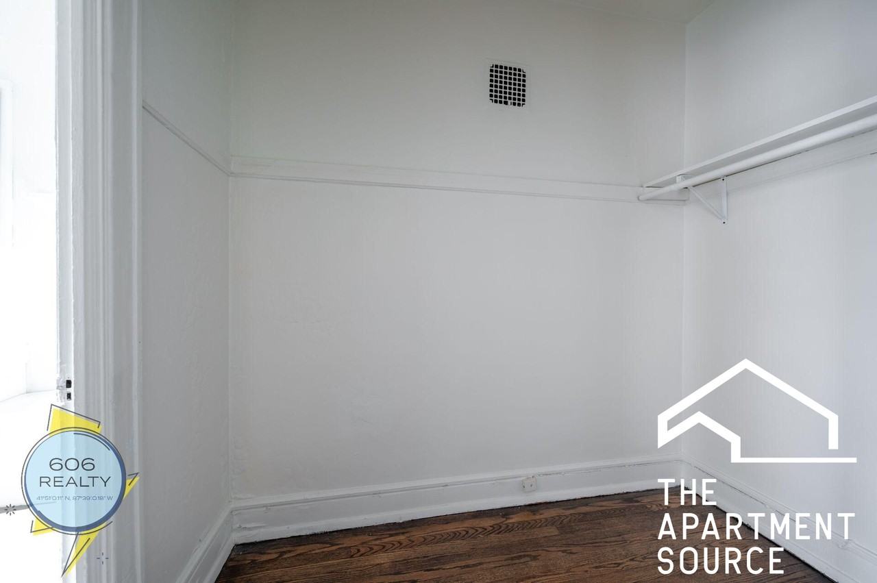 4901 N Christiana Ave #14 - Photo 4 of 11