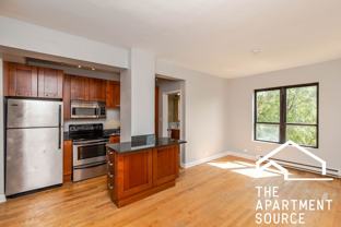 732 W Bittersweet Pl #307 - Photo 1 of 1