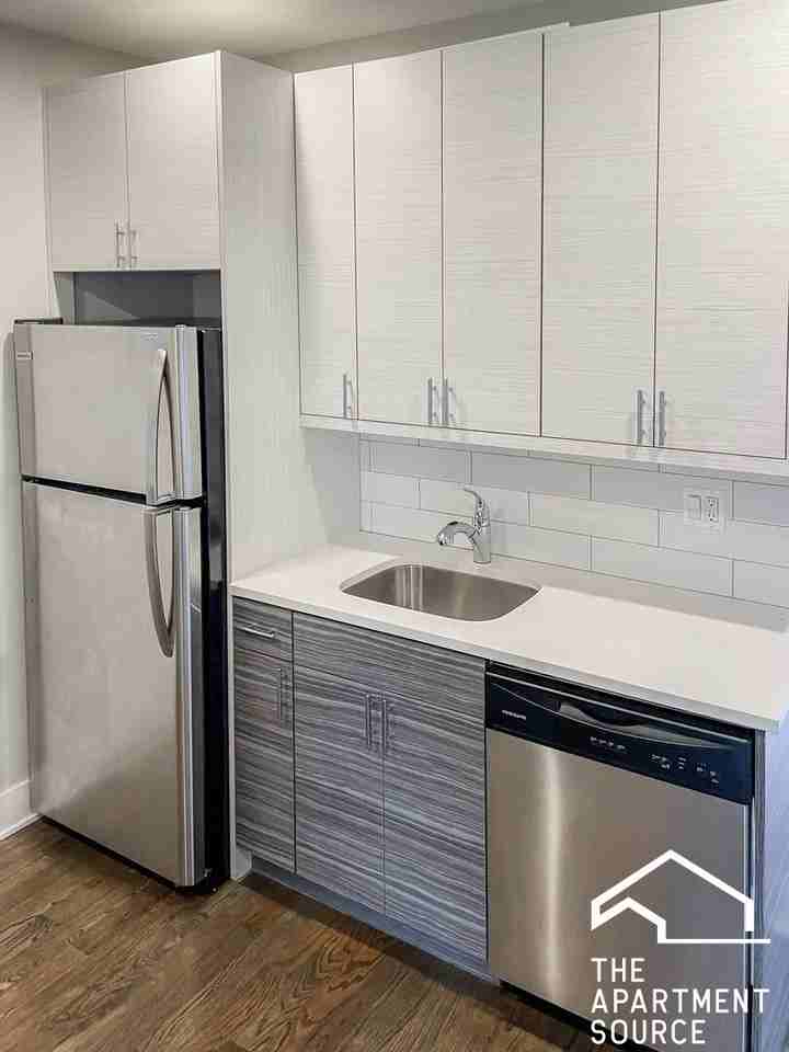 3917 N Janssen Ave #3 - Photo 3 of 19