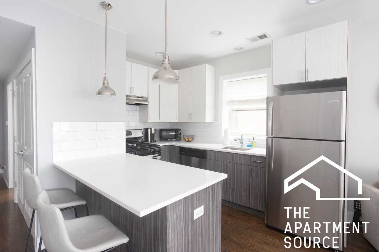 3917 N Janssen Ave #3 - Photo 4 of 19