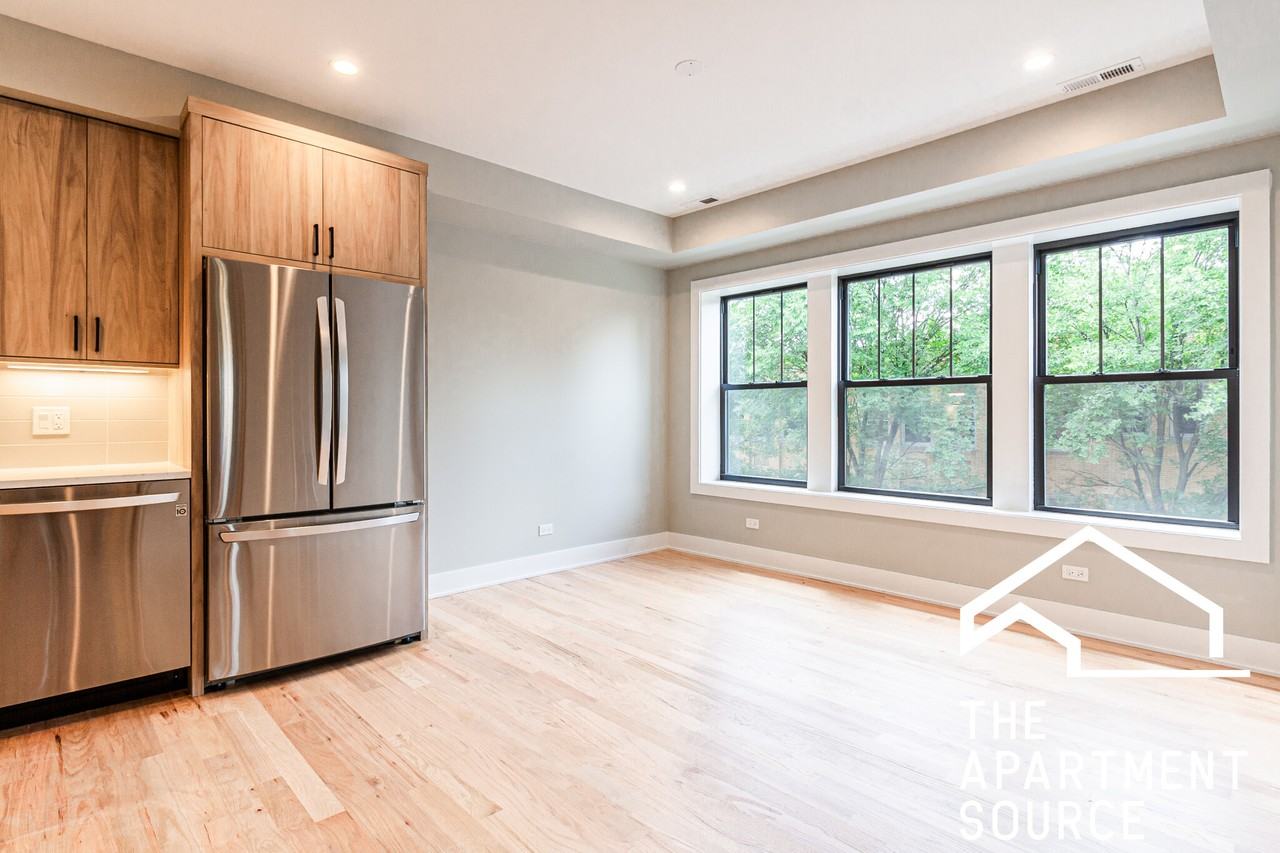 2457 W Logan Blvd #1 - Photo 3 of 17