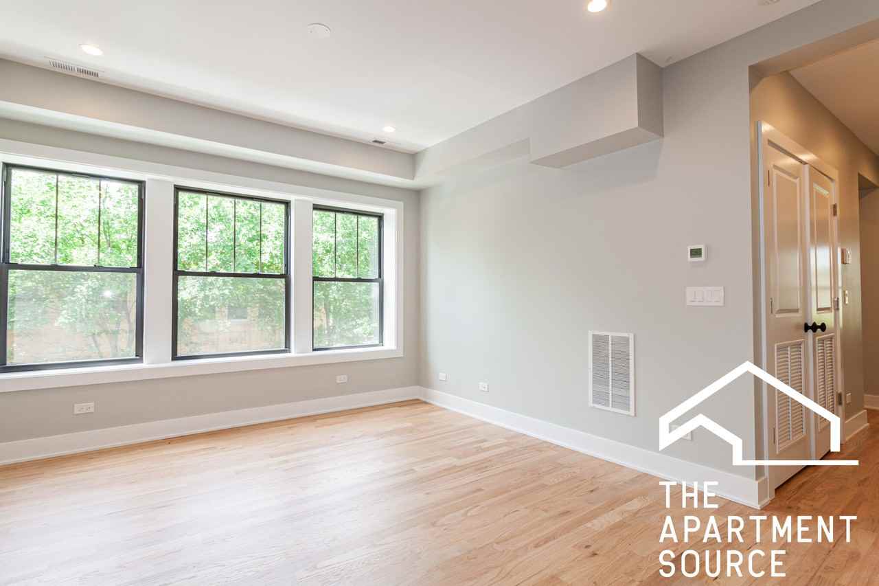 2457 W Logan Blvd #1 - Photo 5 of 17