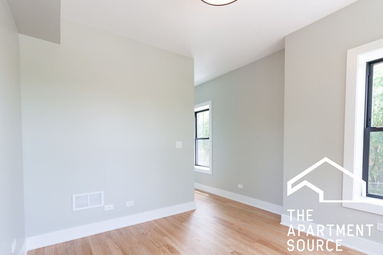 2457 W Logan Blvd #1 - Photo 7 of 17