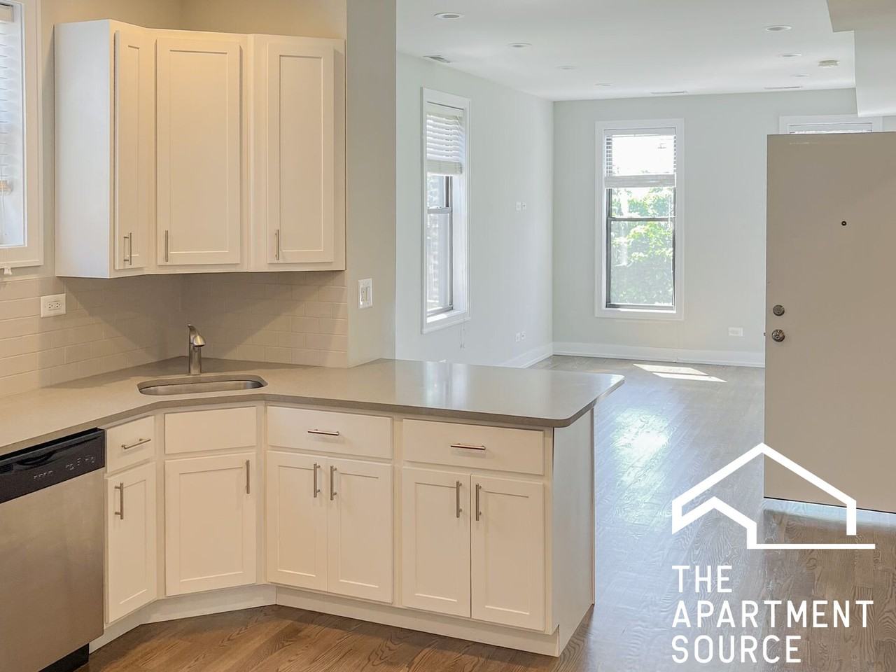 2315 N Southport Ave #3F - Photo 2 of 14