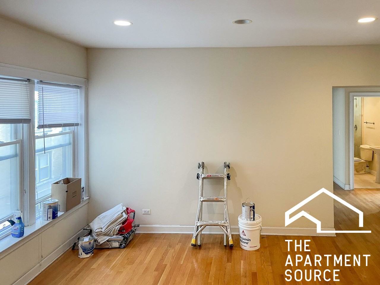 3918 N Pine Grove Ave #2 - Photo 2 of 15
