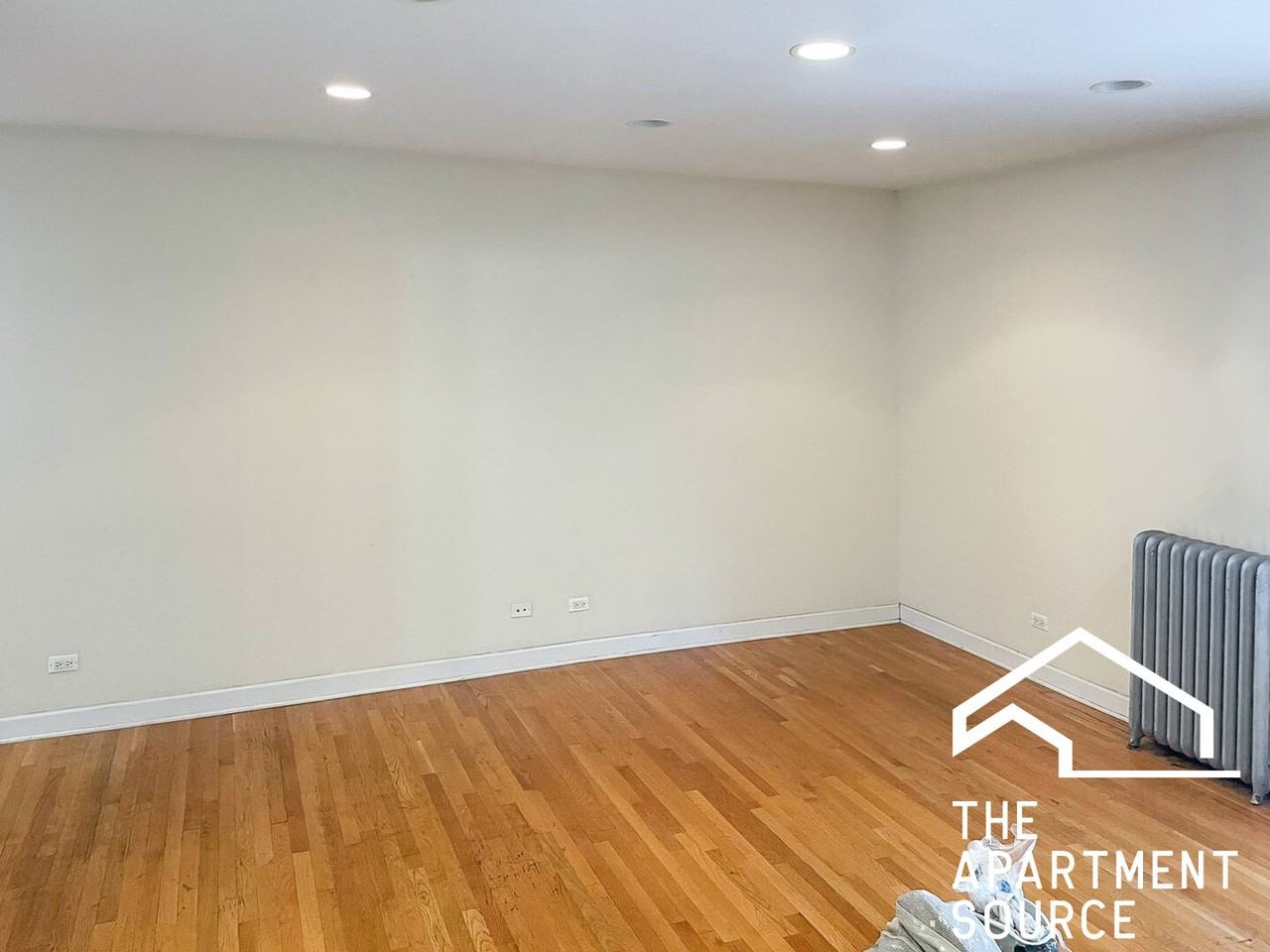 3918 N Pine Grove Ave #2 - Photo 4 of 15