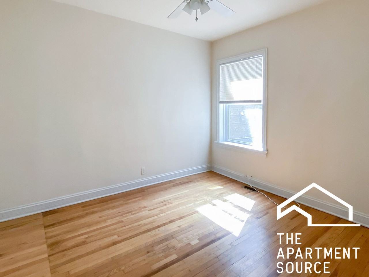 3818 N Sheffield Ave #1 - Photo 6 of 11