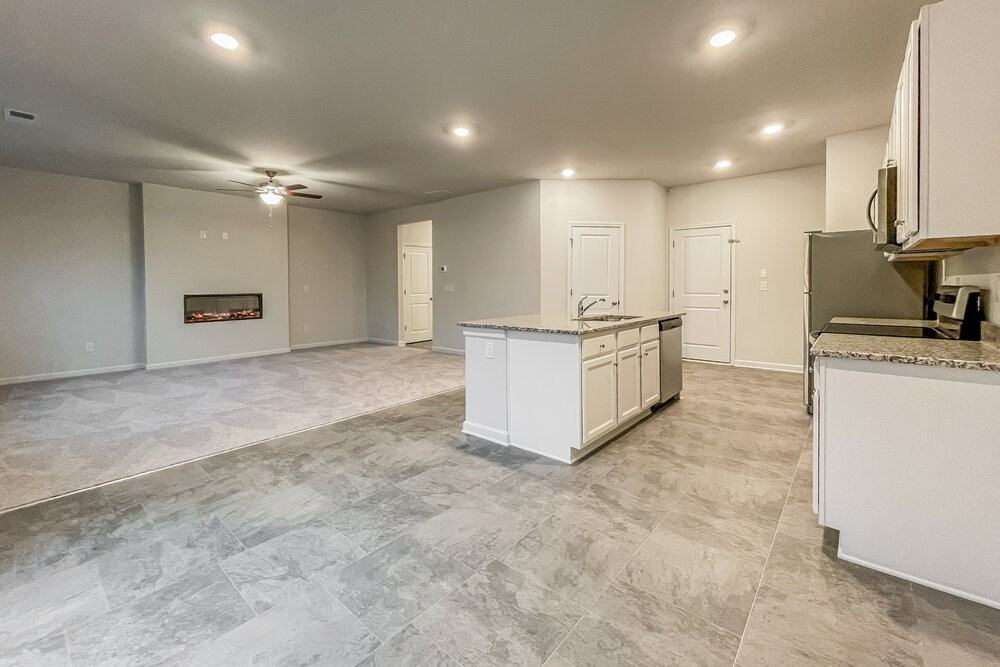 101 Hamilton Pointe Dr - Photo 4 of 17