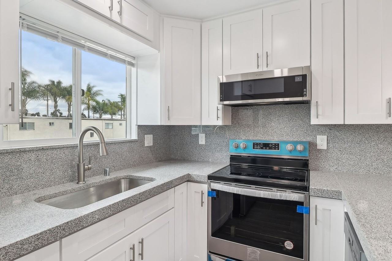 Newly Renovated 2 Bed/2 Bath El Cajon - Photo 2 of 12