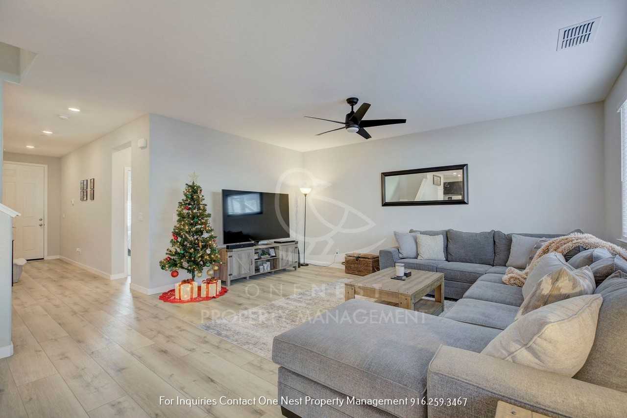 2974 Lindbergh Ln - Photo 6 of 29