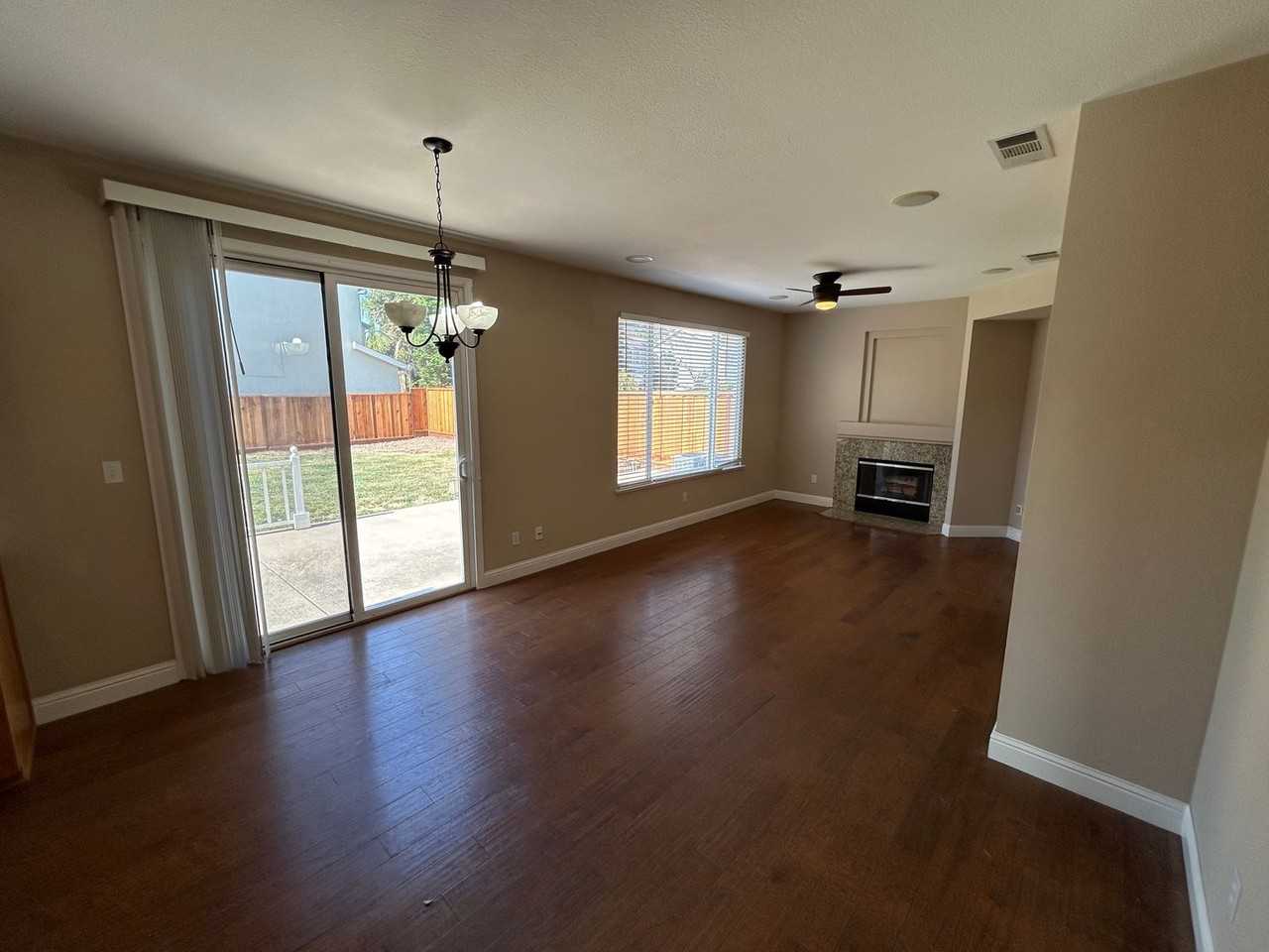 667 Harold Smith Dr - Photo 6 of 22