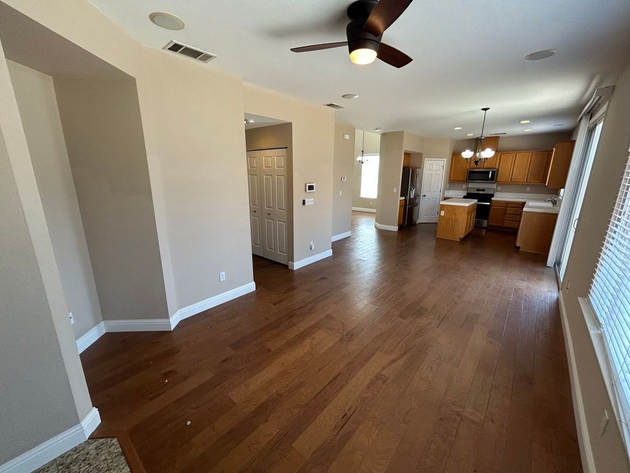 667 Harold Smith Dr - Photo 7 of 22