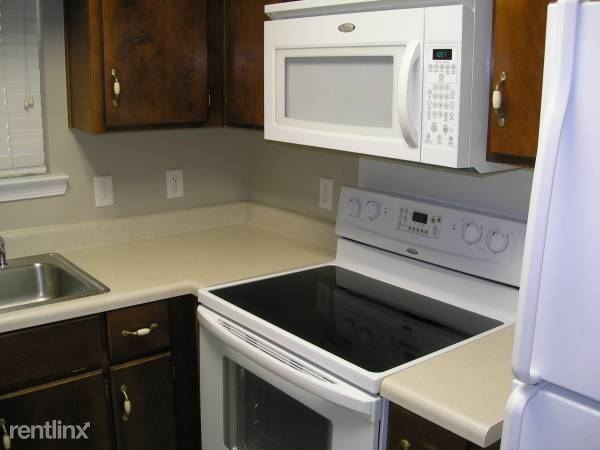 102 Wilmington Island Rd - Photo 2 of 10