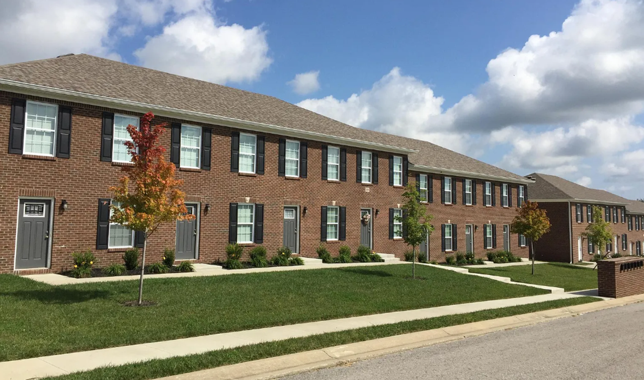 1009 Autumn Leaf Dr - Photo 6 of 7