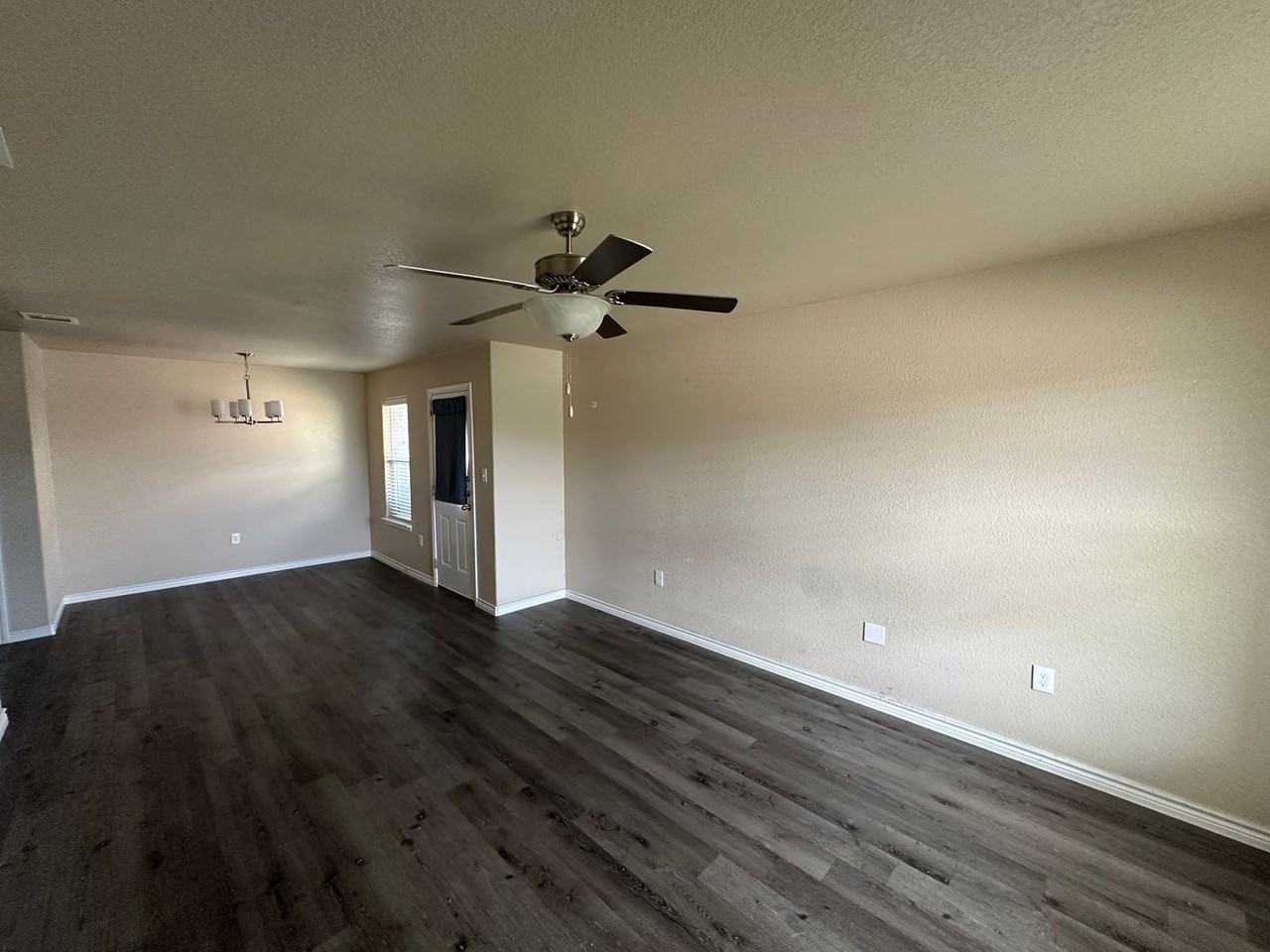 1018 Zora Dr #B - Photo 3 of 14