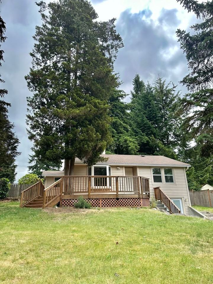 15224 5th Ave Ne - Photo 4 of 31