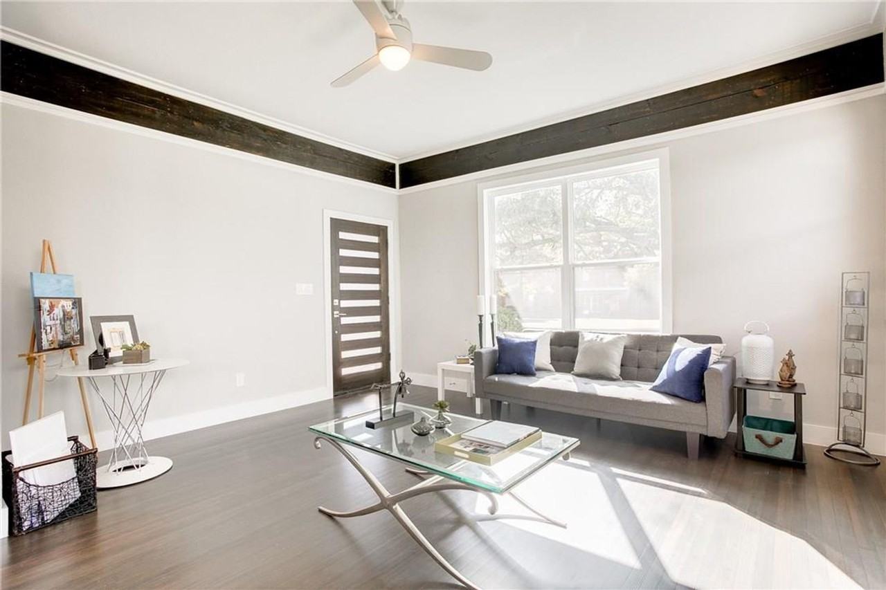 1821 W 10th St - Photo 3 of 27