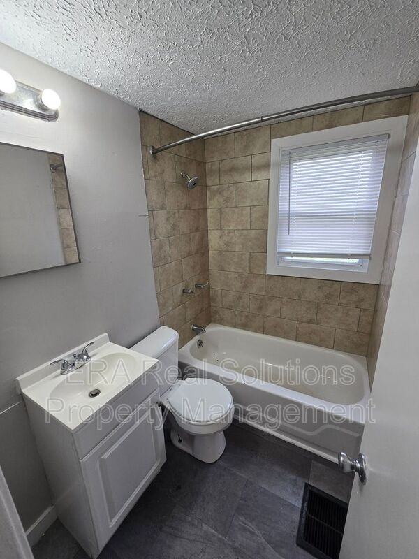 584 N Champion Ave - Photo 3 of 19