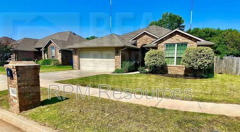 9021 Sw 55th St - Photo 4 of 28