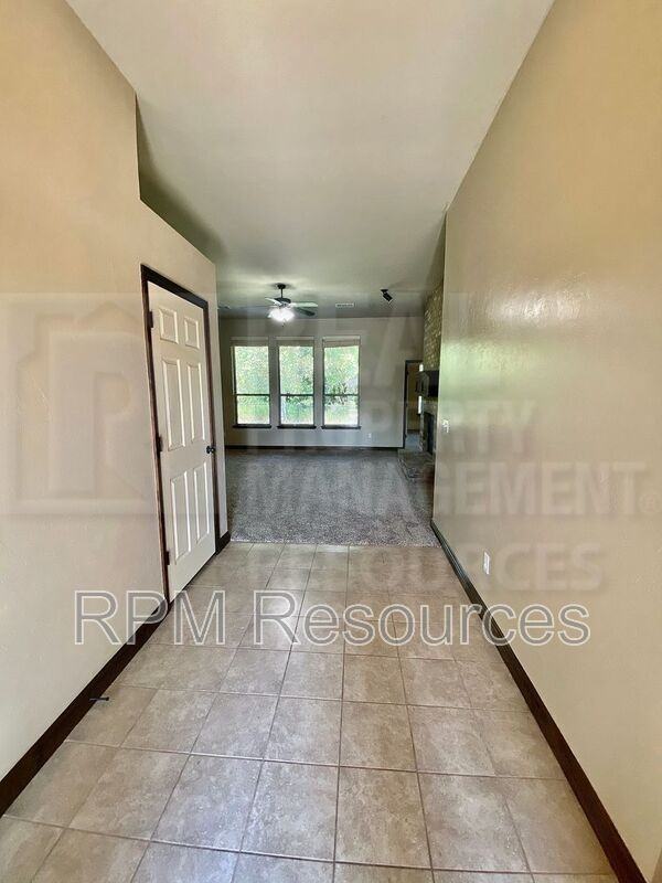 9021 Sw 55th St - Photo 7 of 28