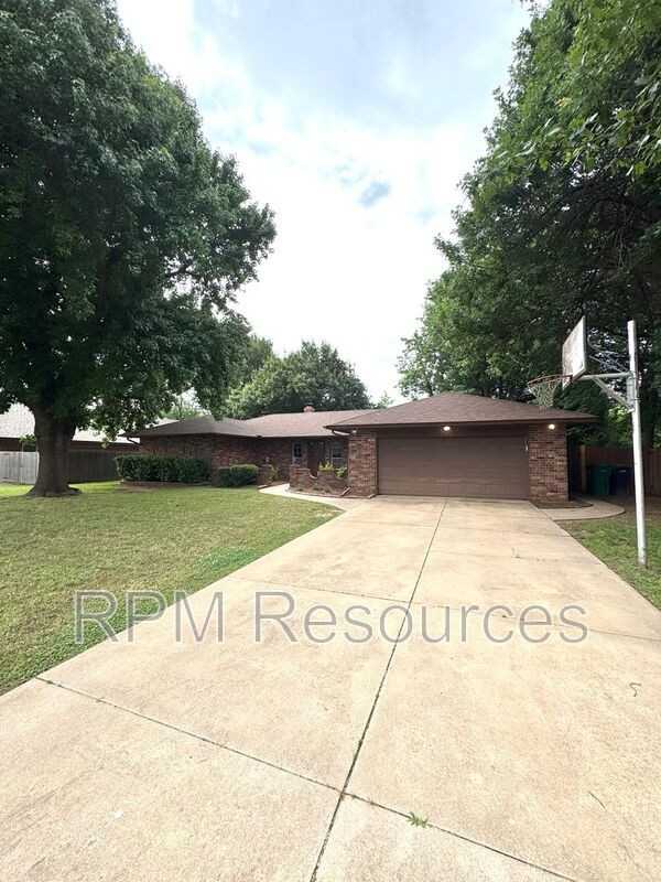 10440 Nw 15th Pl - Photo 2 of 25