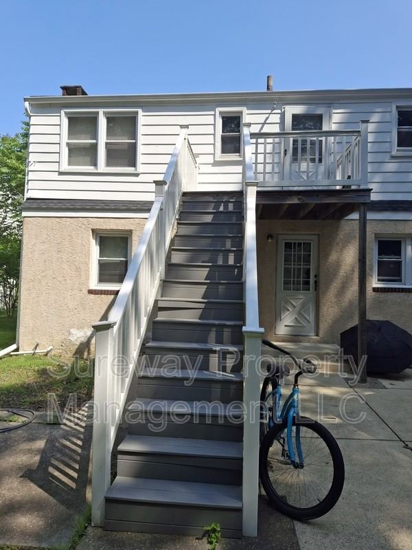 2008 Maple Ave #B - Photo 4 of 15