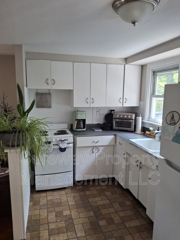 2008 Maple Ave #B - Photo 6 of 15
