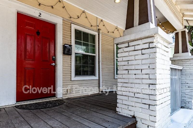 218 Cadwallader St #2 - Photo 3 of 26