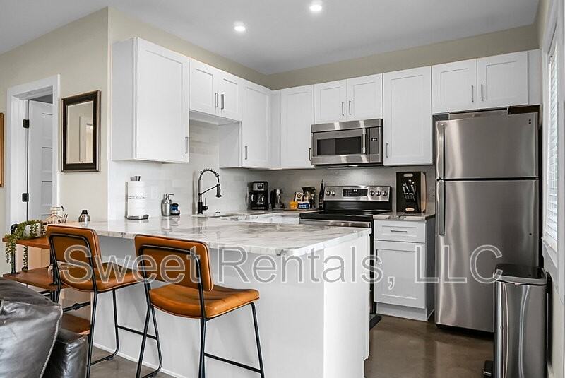 665 Daniel Whaley Dr #B - Photo 3 of 50