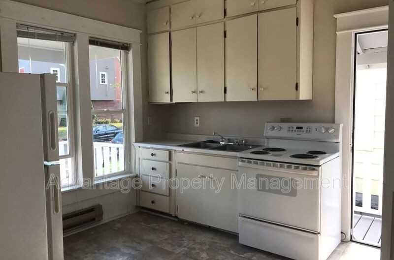 230 Nw 13th St - Photo 4 of 8