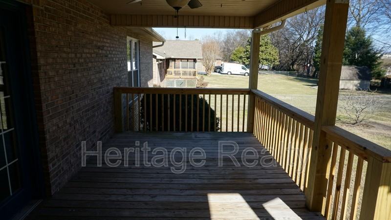867 Westgate Dr - Photo 3 of 41