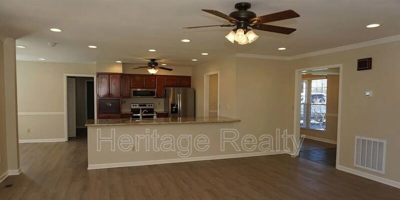 867 Westgate Dr - Photo 4 of 41