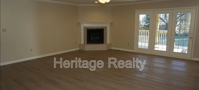 867 Westgate Dr - Photo 5 of 41