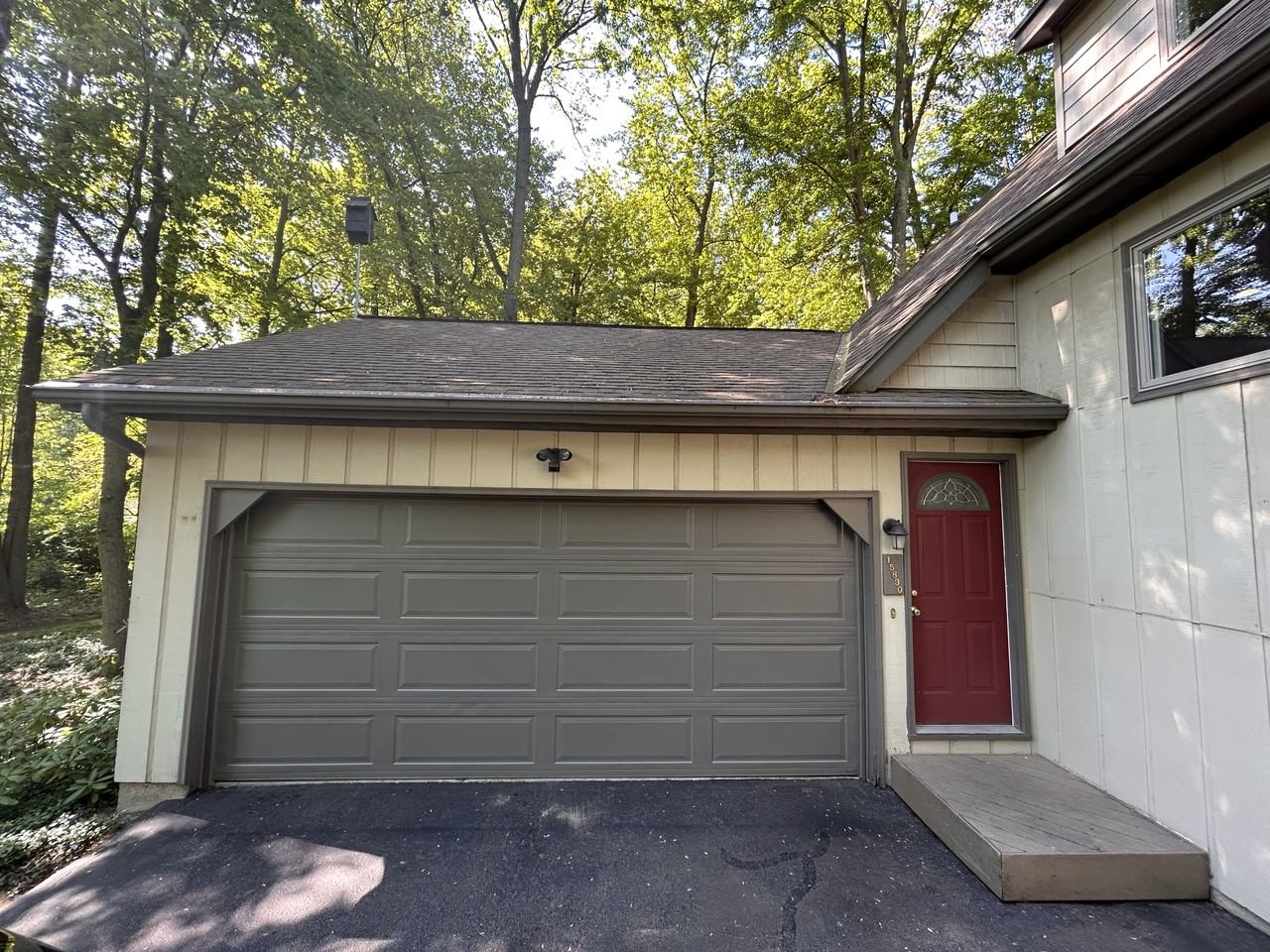 15830 Riley St - Photo 3 of 22