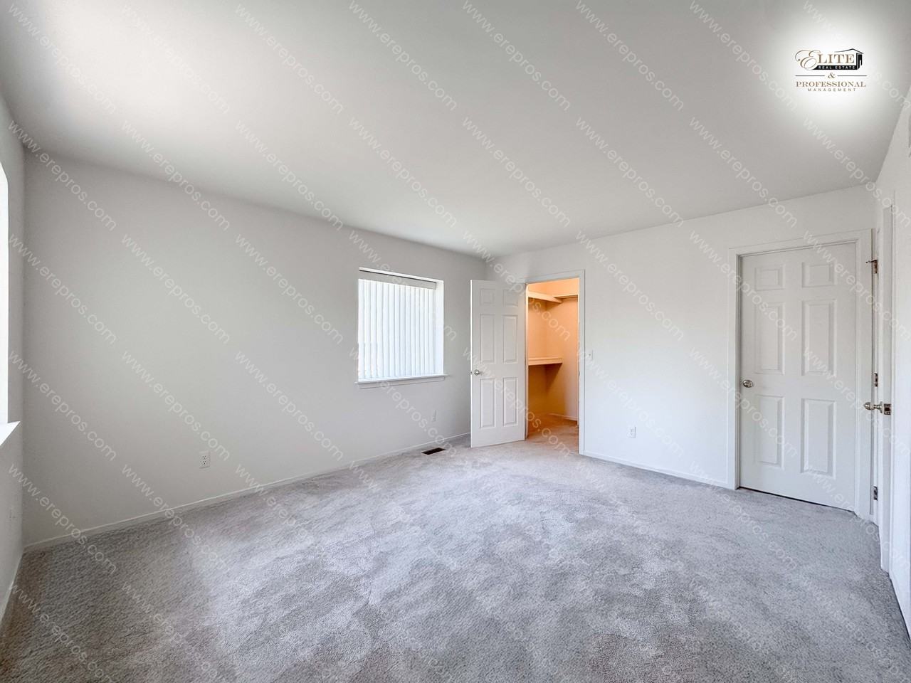 9471 Lake Park Dr - Photo 2 of 24