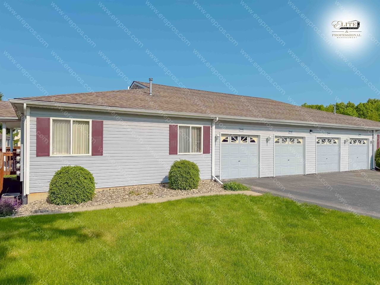 9471 Lake Park Dr - Photo 3 of 24