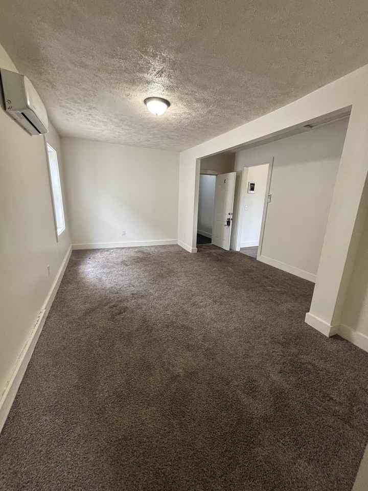 405 Lincoln Way W - Photo 2 of 7