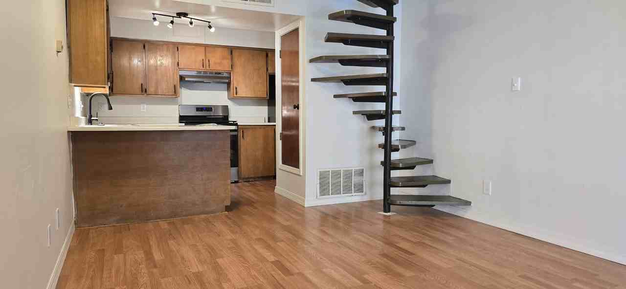 424 Columbia Dr Se - Photo 2 of 39