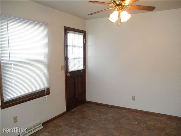 102 N Racine Ave - Photo 2 of 14